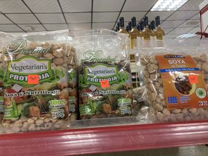   at 3R Mall in Bocas Del Toro