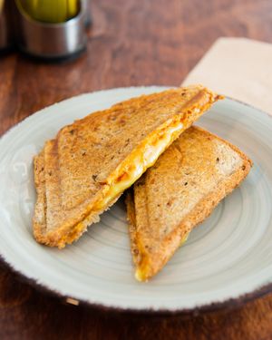 Bikini mallorquí vegà (sobrassada i formatge) at La Gata Insubmisa in Tarragona