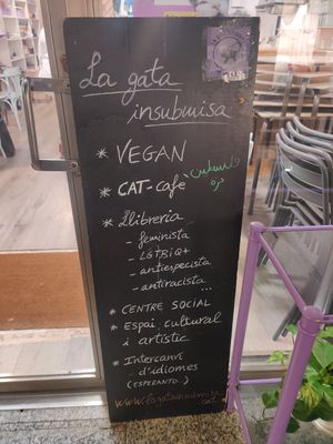 Outside signage at La Gata Insubmisa in Tarragona