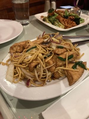 Tofu lo mein   at Hanfusionnh in Hanover