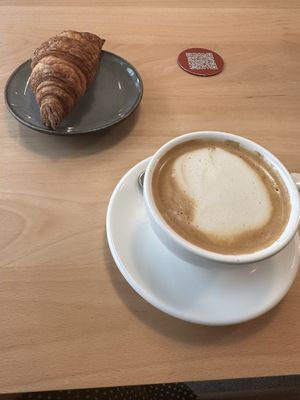   at roots - Münstergasse in Zurich