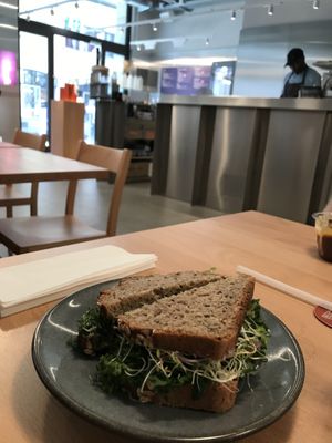 Avocado sandwich    at roots - Münstergasse in Zurich