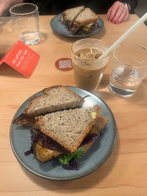   at roots - Münstergasse in Zurich