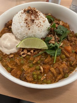 Peanut tikka bowl  at roots - Münstergasse in Zurich