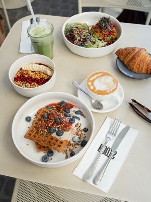 at roots - Münstergasse in Zurich