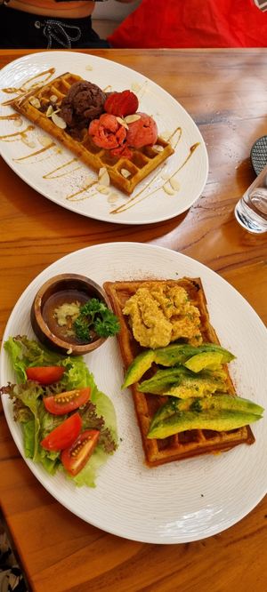 Hummus and avocado waffle & vegan gelato waffle at Waffle Hut in Pecatu