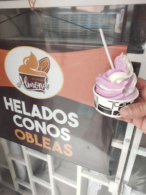  at Almond Ice Cream in Bogota