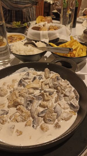 Soy with mushrooms, fries and rice at Matilde Noca in Leiria