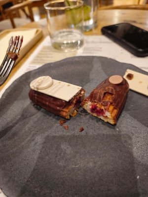 Éclair profile at Angel Cakes - Bluewaters in Dubai