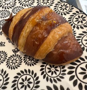 Cornetto all albicocca  at Pasticceria Dosa in Milan