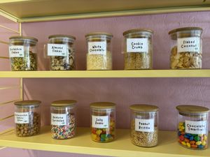 Vegan toppings clearly marked   at Juno's Gelato in Palolem