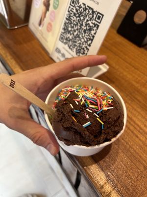 Dark chocolate and mango  at Juno's Gelato in Palolem