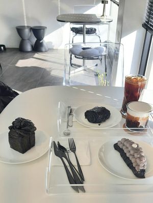 3 desserts and 2 drinks at Veganuary - 비거뉴어리 in Incheon