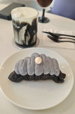 Pearls in the Mud (croissant) at Veganuary - 비거뉴어리 in Incheon