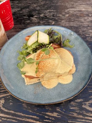 V benny  at Loving Hut Perth in Wembley