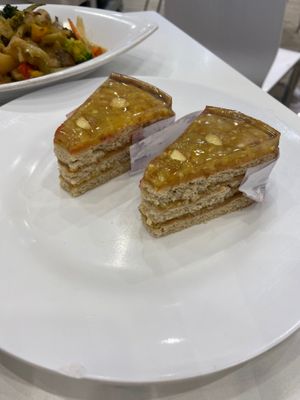 Лимонный пирог at SAS Food Court in Yerevan