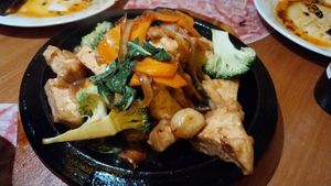 Sizzling tofu at Dumplings & Noodles in Vilcabamba