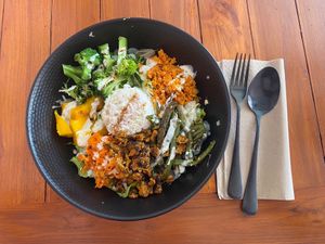 Amazing vegan food! You can create your own bowl or wrap with tasty homemade salads and veggies. My favorite: The vegan Schawarma! I will definitely come again!  at Gustav Grün in Canggu