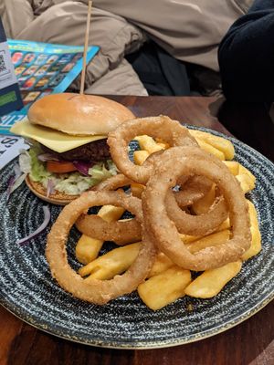 burger with beyond meat at LHR - The Crown Rivers -  JD Wetherspoon - T5 in West London