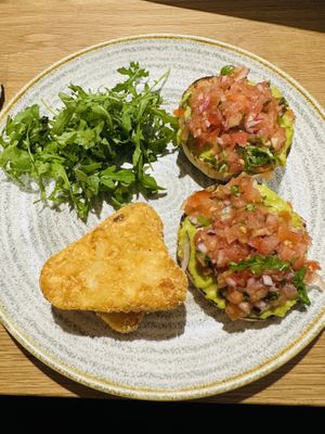   at LHR - The Crown Rivers -  JD Wetherspoon - T5 in West London