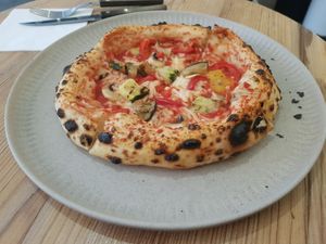 Kleine vegane Pizza verdure at DIE PIZZABAR in Konstanz