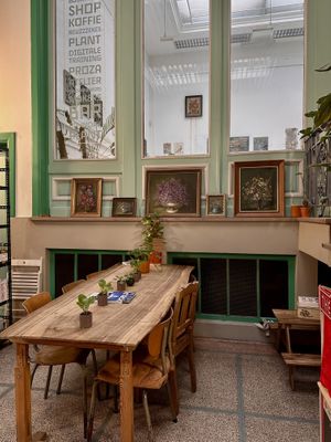 More seating  at Plantbar Jacqueline in Borgerhout