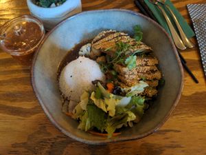Vegan Ente. The protein here is called Miàn Jīn in Mandarin, fried and coated with Sesame at La Maison Chay in Berlin