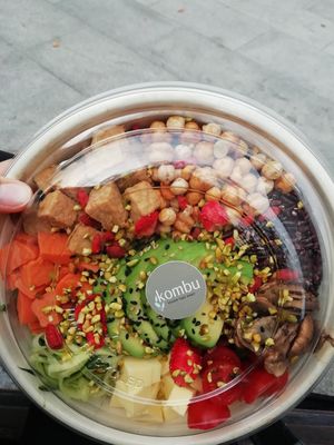 Bowl very big portion at Kombu Vegan in Bilbao