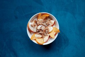 Joghurt mit Granola und Früchten #Veganuary at Café Naiv in Innsbruck