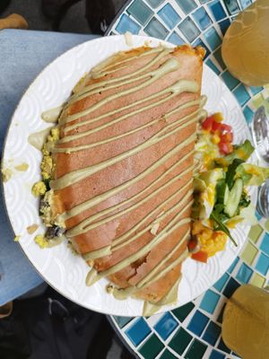 Vegan omelette with mushrooms, tofu and salad at Café Naiv in Innsbruck