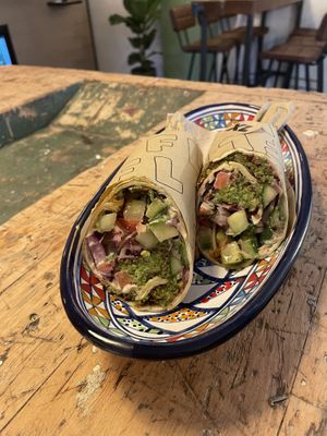 Erg lekker gegeten, heel smaakvol 😁 aanrader! Ook erg leuk om te gaan zitten   at FLFL Zwolle in Zwolle