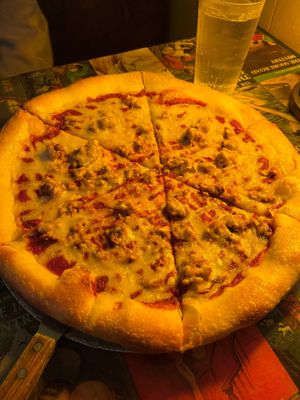 Vegan cheese pizza with bbq tempeh at Satchel's Pizza in Gainesville