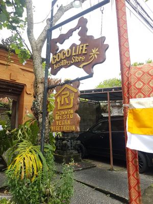 Also has health food store attached. All vegan at Pawwon Restu in Ubud