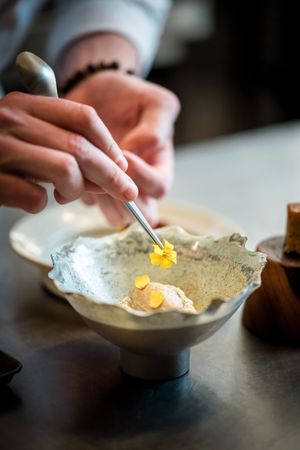 Tatin tart ( apples), vegan biscuit with orange flowers, ice cream of butternut seeds - VEGAN plates  , plant-based gastronomy  at Entropy in Brussels
