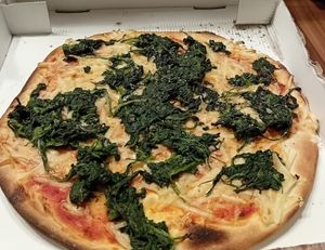 Vegan spinach pizza at Pizzeria Pisa in Waltrop