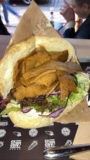 Vegan kebab: delicious, well filled with fresh veggies and vegan meat   at Crunchy Kebab in Kassel