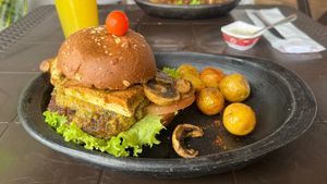 Hamburguesa Argentina at La Villa 99 in Bogota