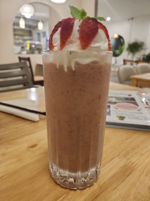 Strawberry frappe at Kem-Kon - Khon Kaen (เข้ม-ข้น ขอนแก่น) in Khon Kaen