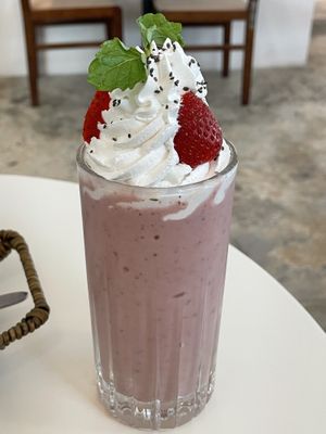 Strawberry freppe smoothie, 125 baht  at Kem-Kon - Khon Kaen (เข้ม-ข้น ขอนแก่น) in Khon Kaen