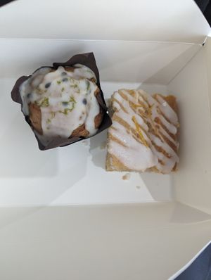 Passion fruit and lime muffin, lemon drizzle (take away) #Veganuary at Offbeet - Southsea in Southsea