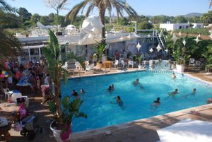 Fiesta de Cumpleaños! at Mel de Magraneta by Ciel Azul in Ibiza