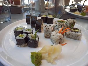 Vegan sushi lunch main at Bartô in Tavira