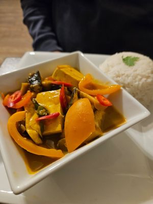 Mango chili curry at Mama Geny's in Hastings