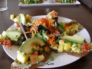 Pizza at Be Raw Food and Juice in Dallas