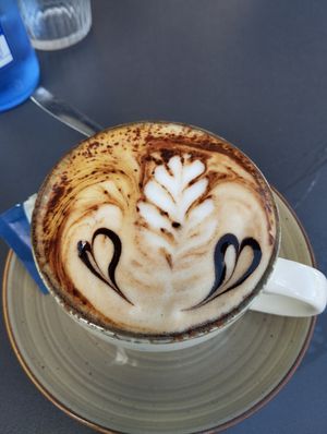 Cappuccino con leche de almendras at Aguacate in Jerez