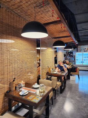 Interior at Baiyi Vegetables Lanzhou Sulamian - 百易素食·素拉面（元大都店) in Beijing