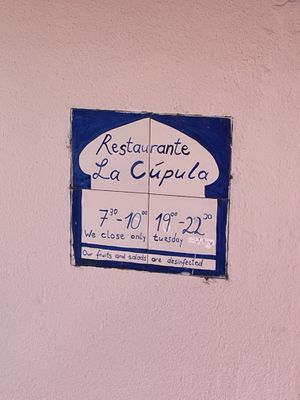 Hours  at La Cúpula in Copacabana