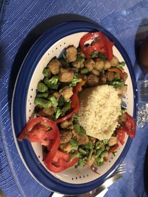 Vegan wok  at La Cúpula in Copacabana