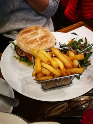 Vegan Tofu Burger à la Fish'n'Chips at Quay Street Kitchen in Galway
