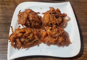 Onion Bhagi at Tandoor King Indian Restaurant in Karlovy Vary